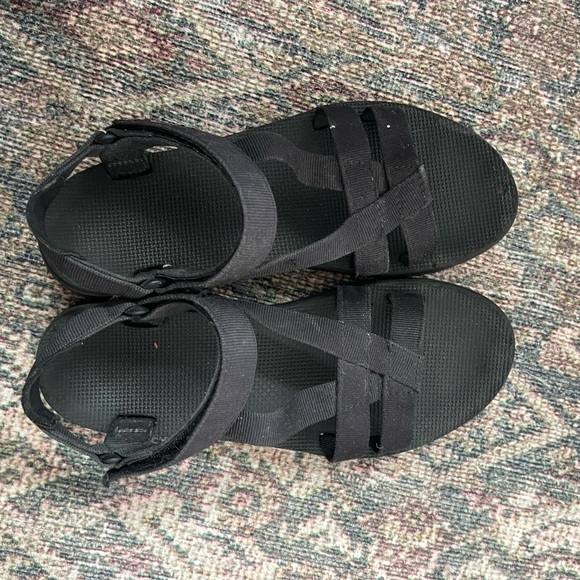 Tevas - Picture 4 of 4